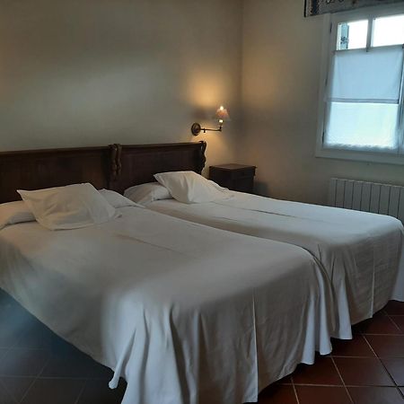 Hotel Ibarra Llantada Buitenkant foto