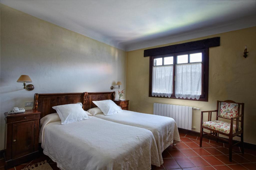 Hotel Ibarra Llantada Buitenkant foto